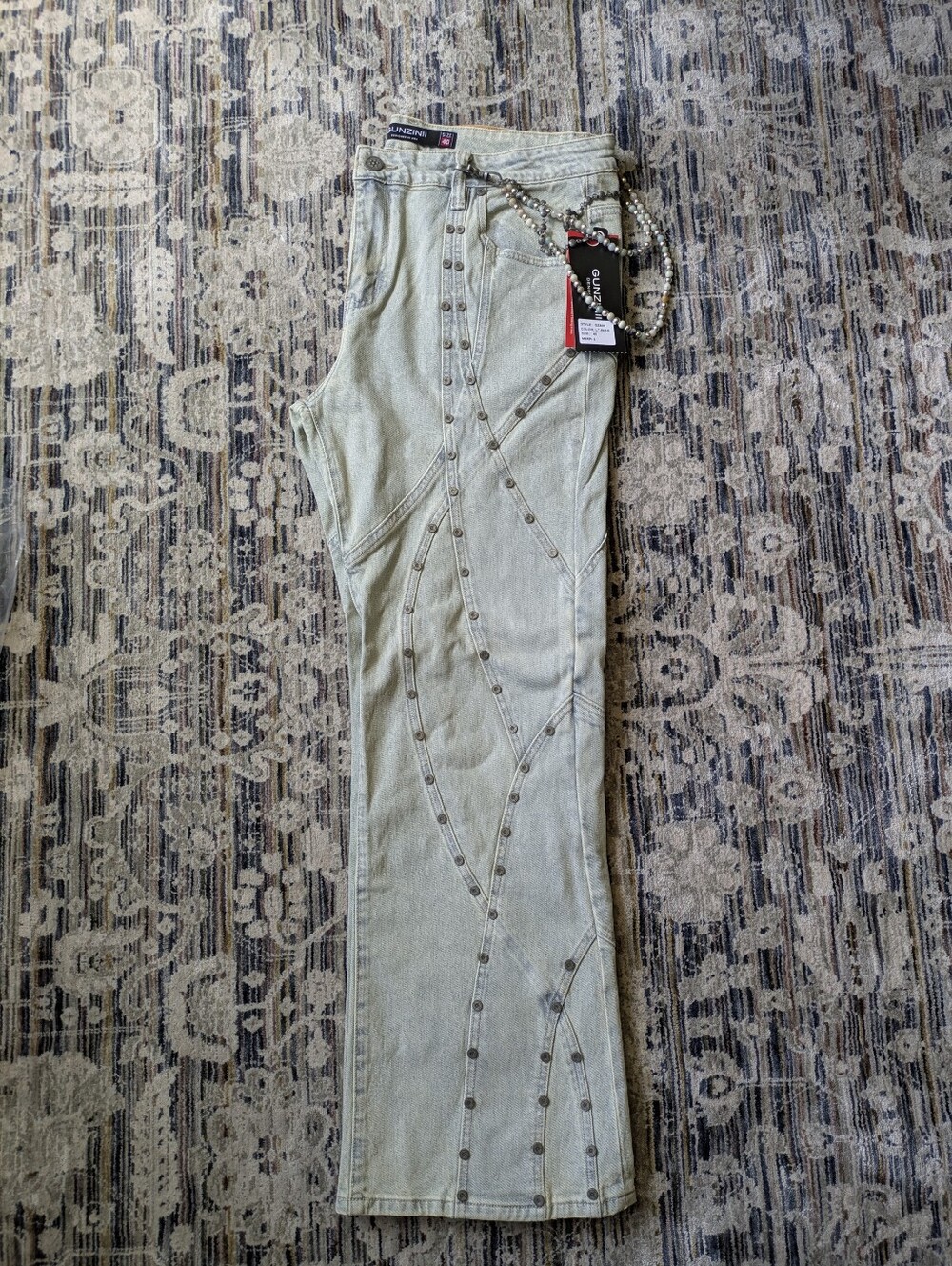 NWT Gunzinii Denim & Co. GZ809 Rivet Jeans w/ Beaded Wallet Chain – Size 40